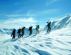 Snowboardergruppe,Schneetreiben auf der Albona,Windverfrachtung,Sturm,Windgangel,Zastrugis